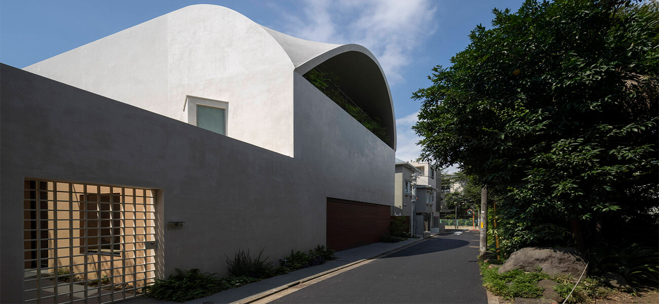 Biệt thự 3 tầng như hang động đầy áp những mảng xanh