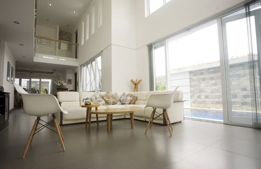 Biệt thự đầy nắng gió nhìn ra sông nhỏ