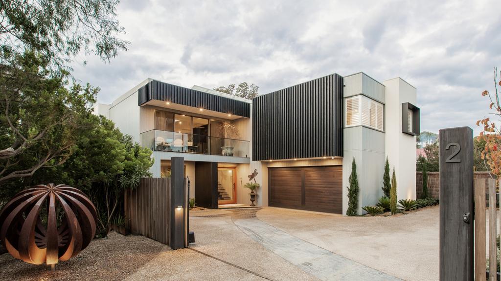 Biệt thự đẹp hiện đại với 4 phòng ngủ có giá 80 tỷ và đơn giá thi công phần thô biệt thự