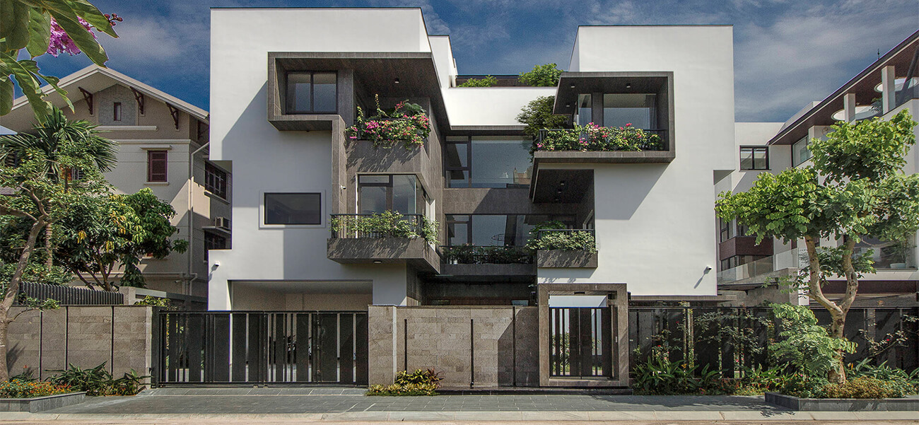 Biệt thự hiện đại và khang trang sở hữu sân vườn rộng rãi, xanh mướt