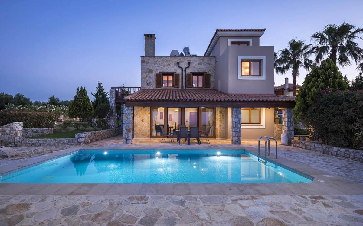 Các mẫu biệt thự 2 tầng hiện đại làm không ít con tim thổn thức