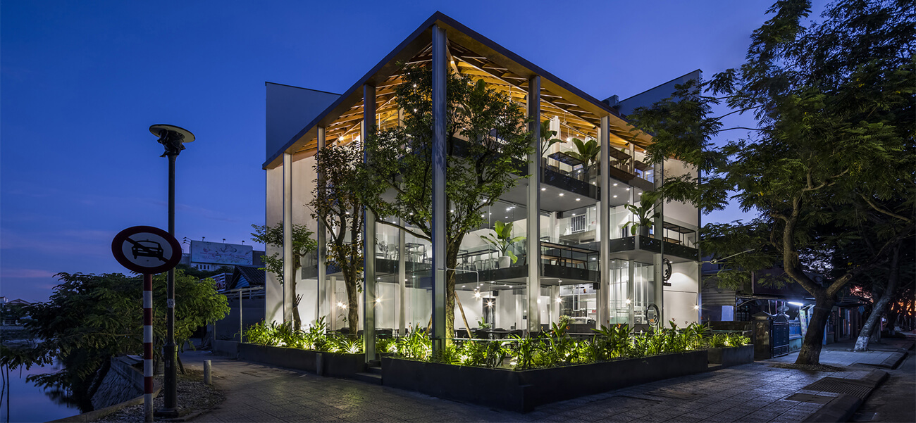 Cách trang trí quán cafe hài hòa với không gian kiến trúc xung quanh