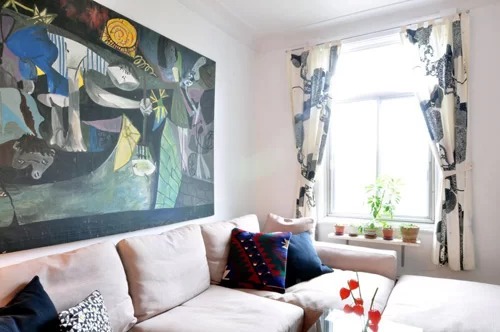 Căn hộ của chủ nhà có nhiều bạn bè