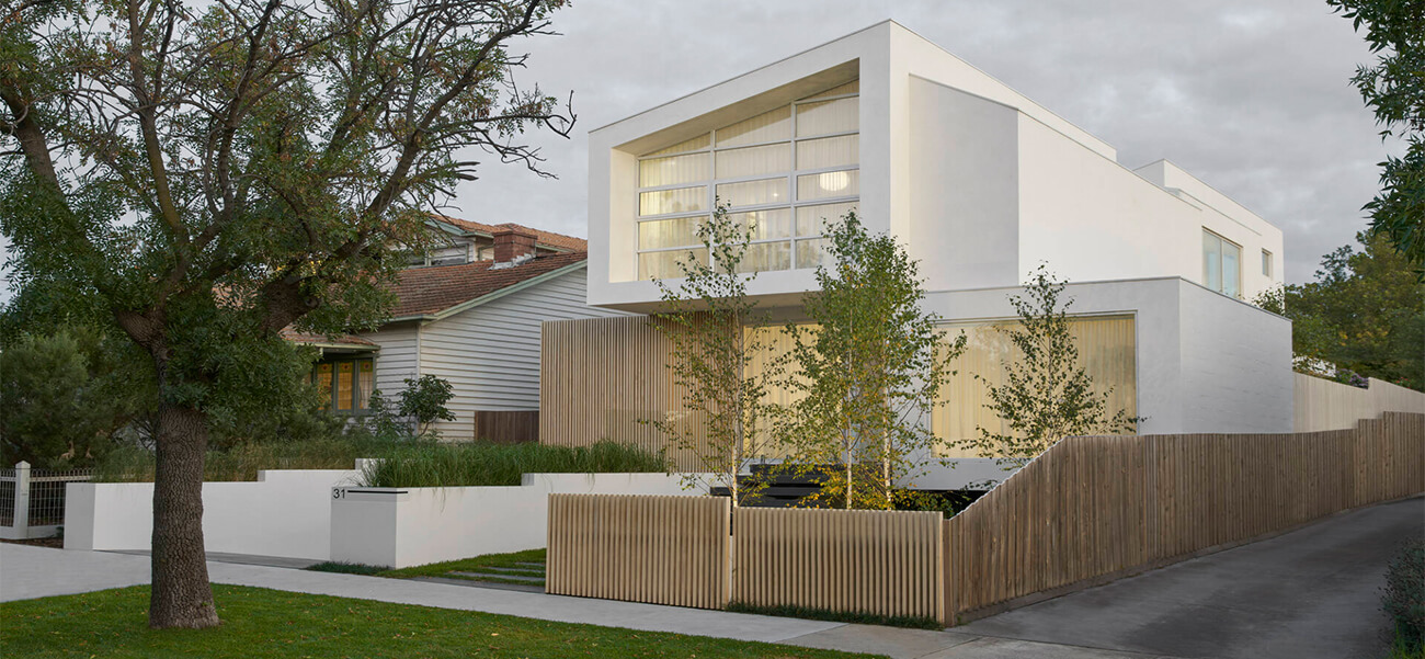 Mẫu nhà đẹp 3 tầng mang vẻ đẹp thanh lịch và trong trẻo, nhìn qua cứ ngỡ là mô hình dựng 3D