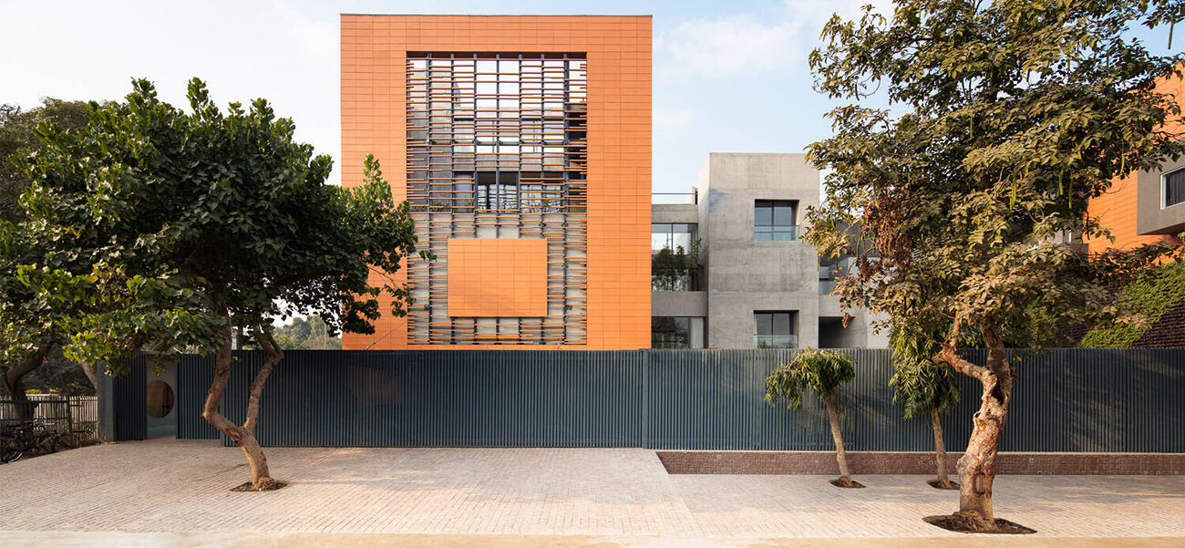 Mẫu nhà phố 200m2 xử lý tốt việc chung sống hòa hợp nhưng vẫn riêng tư của gia đình 3 thế hệ