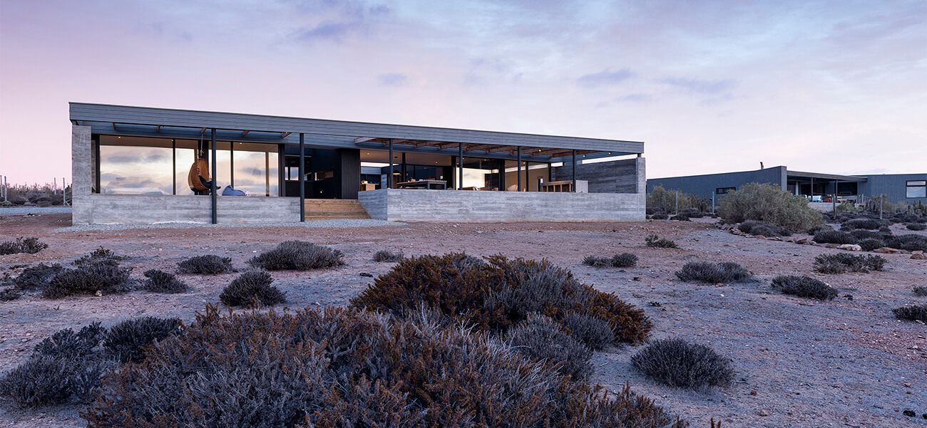 Ngôi biệt thự mini 160m2 ôm lấy biển Thái Bình Dương tại Chile