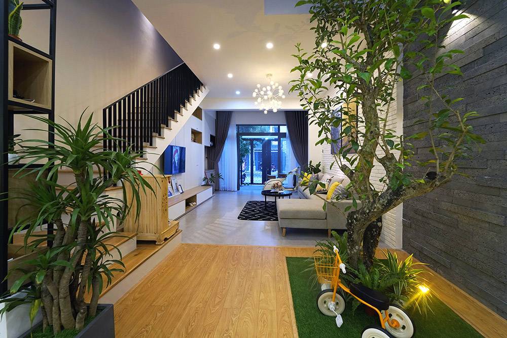 Ngôi nhà có sàn phẳng lỳ để trẻ bò thoải mái có báo giá xây dựng trọn gói 950 triệu