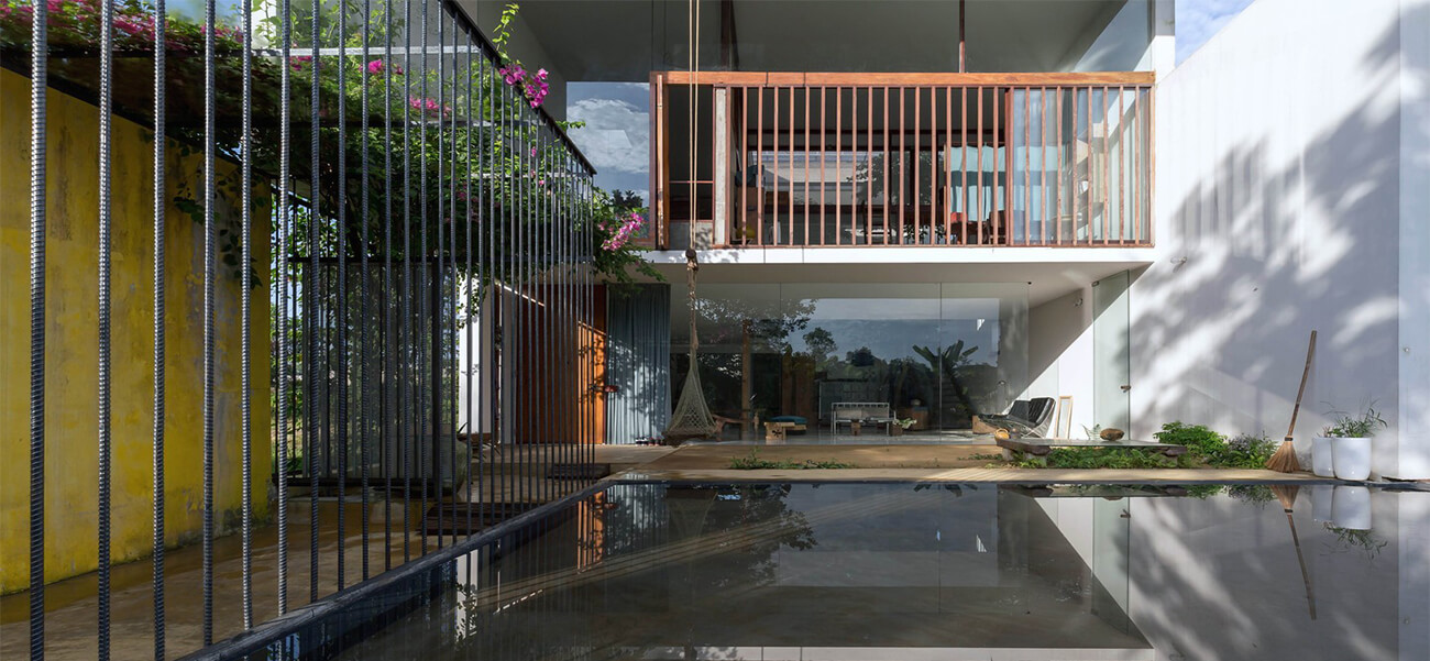 Ngôi nhà vườn đẹp không bao giờ nóng nhờ hồ bơi và vườn xanh mát