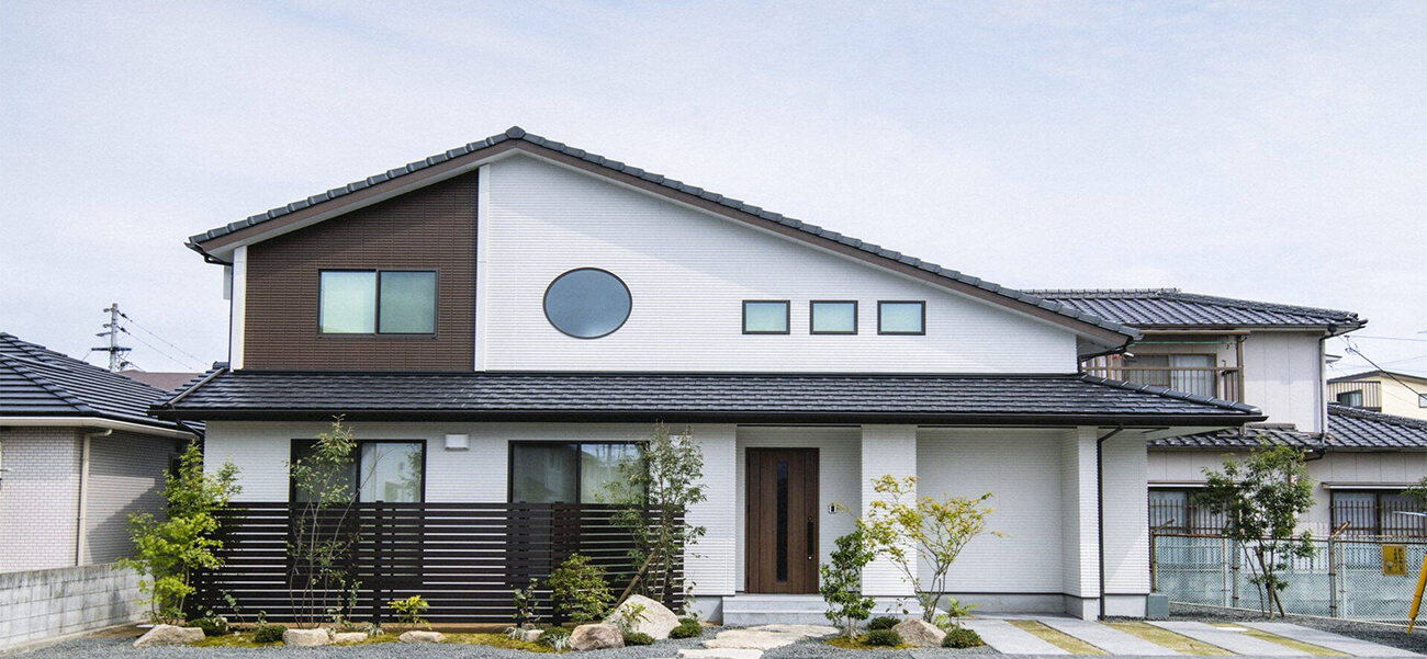 Nhà đẹp bằng gỗ bình dị, khiến gia chủ mỉm cười mỗi khi trở về & báo giá xây dựng phần thô