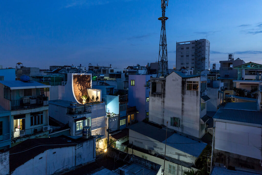 Nhà phố có mái cong vút, nơi có thể tiếp khách cả ngày không chán có giá xây dựng 1,2 tỷ đồng