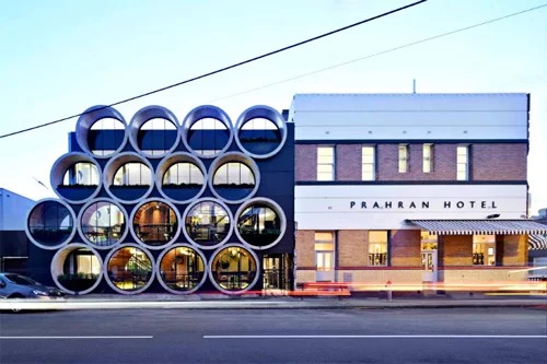 Những căn nhà tươm tất trong ống cống