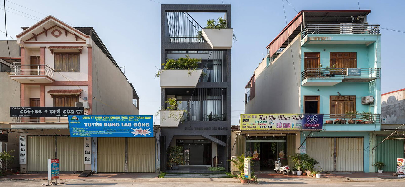 Thiết kế nhà phố 4,5x18m luôn tràn ngập nắng gió và cây xanh của gia chủ Bắc Ninh