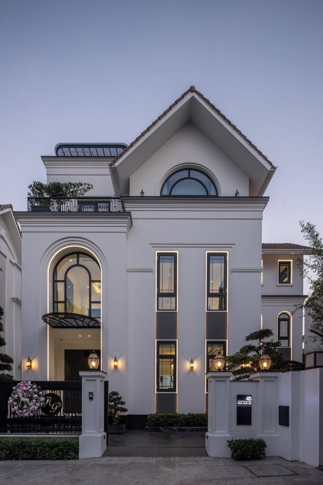 biet-thu-mai-thai-3-tang-30-mau-dep-bao-gia-xay-dung-2026%20(13)