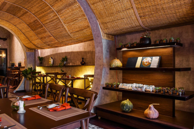 thiet-ke-nha-hang-chay-2026-8-phong-cach-dep-nhat-chi-phi-thuc-te-n1500%20(rustic)