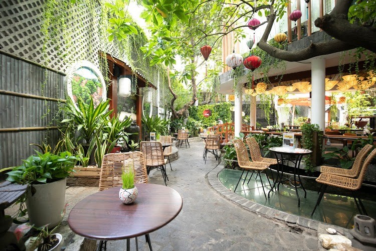 thiet-ke-nha-hang-chay-2026-8-phong-cach-dep-nhat-chi-phi-thuc-te-n1500